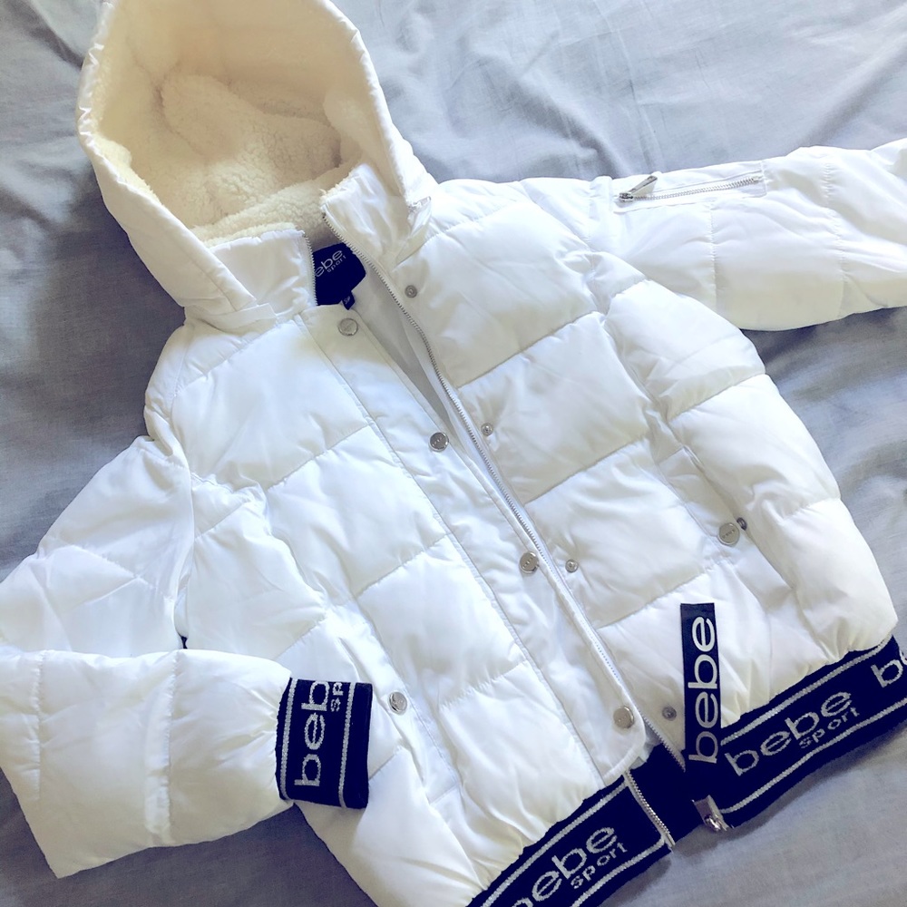 BEBE WHITE PUFFER JACKET SZ SMALL